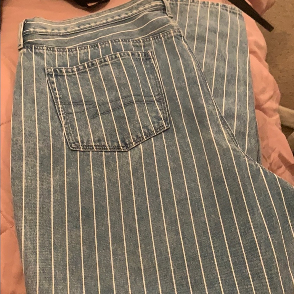 American Eagle Mom Jeans